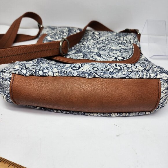 Sakroots Artist Circle Crossbody Bag Floral Print 11x10 Shoulder Purse NWOT - Picture 10 of 12
